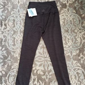 BEYOND YOGA workout leggings